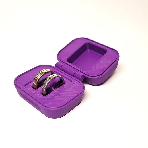 WhatsApp-Image-2025-09-15-at-19.44.47.jpeg Ringbox mit Magnetverschluss -- Druck an Ort und Stelle