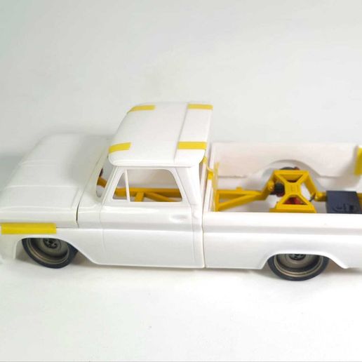 WhatsApp-Image-2024-09-20-at-13.20.55-1.jpeg 66 CHEVY FLEETSIDE FRAME FOR 1/25 REVELL MODEL KIT.