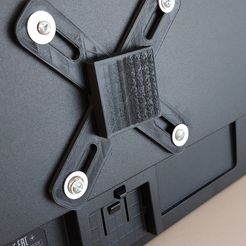 20231105_093135.jpg PC monitor wall mount