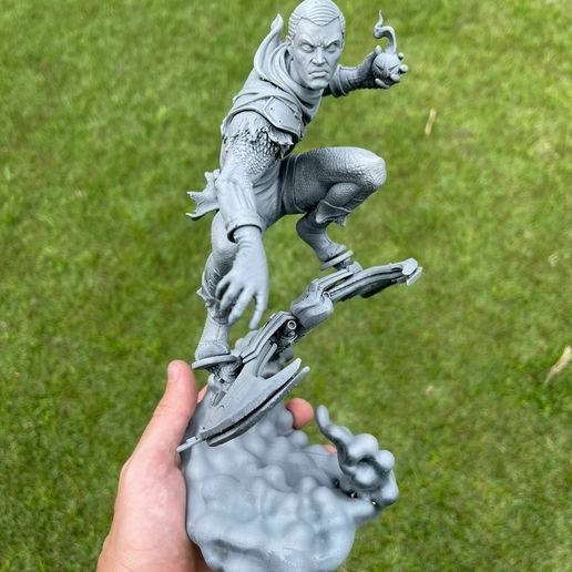 2.jpg Grüne Kobold-Statue