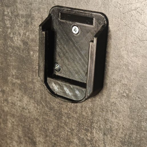 0-02-05-093e1b1bbdafe91bc282e06da054d397f17e17827cf1aa8d0a270aca06143db0_c6db2ca016d5034e.jpg Porte-batterie Makita LXT