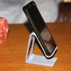 Phone sideways pic.jpg STL file Curvy universal Phone stand・3D print design to download