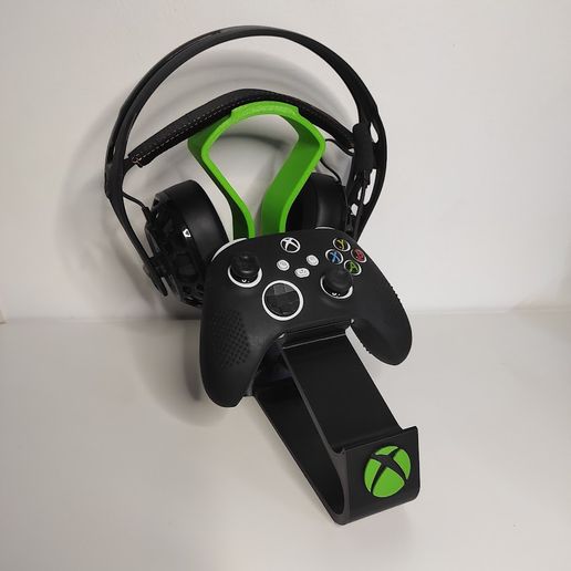CONTROLLER STAND AND HEADSET XBOX 3D model