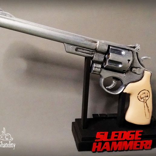 Сьюзи из Sledge Hammer