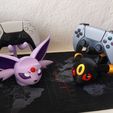 umbreon-and-espeon-gamepad-on-tail.jpeg Espeon Dual Joystick - Support pour manette de jeu Pokémon