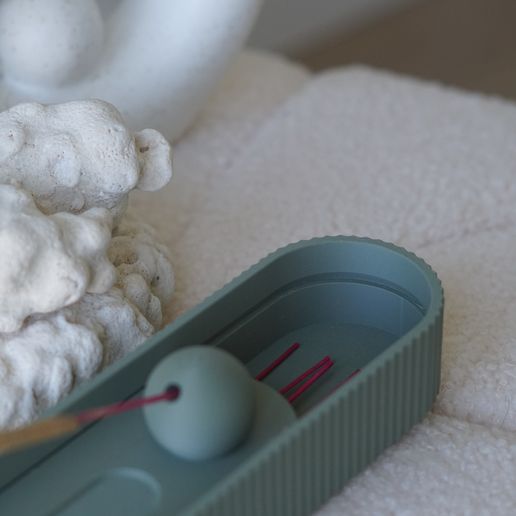 DSC04988.jpg 3D-Räucherkegelhalter und -brenner