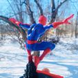 chipsandramen_3.jpg Spider-Man Friend or Foe - Spider-Man Statue (Free Version)