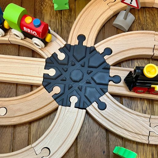 brio_train_track_8_way_intersection_9.jpg Train Track - 8-Way Intersection - Compatible with BRIO and Others