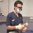 Loupe dentiste en action.jpg Visor support adapter for magnifying glass