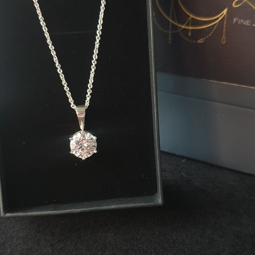 Plain pendant with 1 stone 3D model