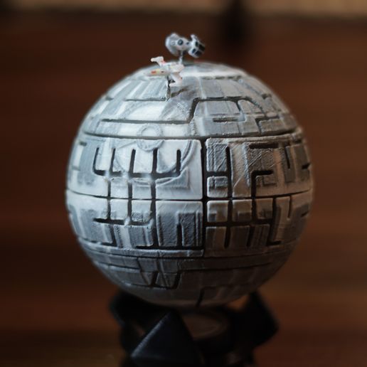 DSC08685.jpg Death Ball - The Death Star Rubik's Cube Labyrinth