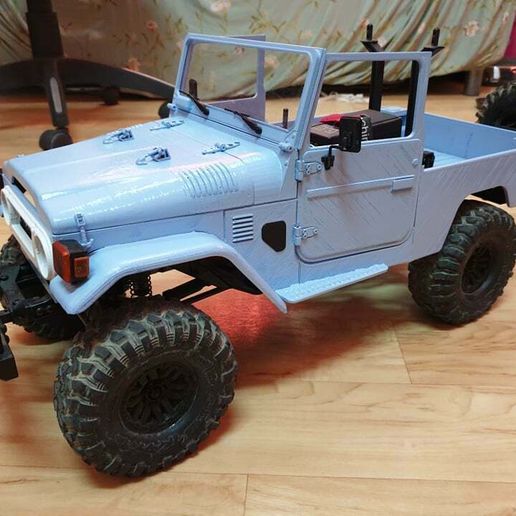 FJ40-1.jpg FJ40 ON TRX4 CHASSIS (324MM)