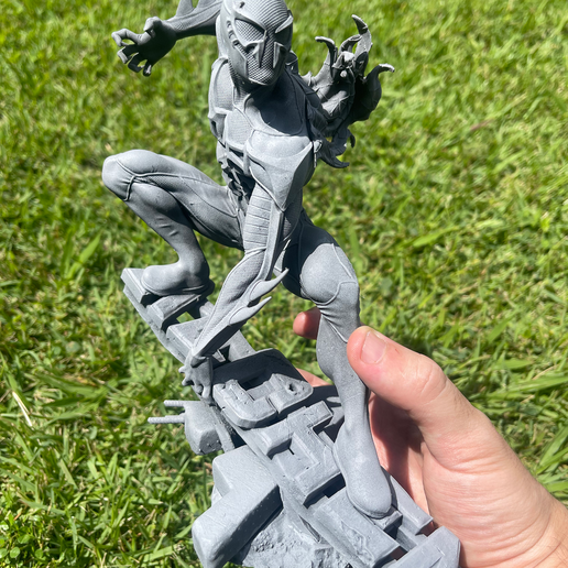 1.png Spiderman 2099 Statue