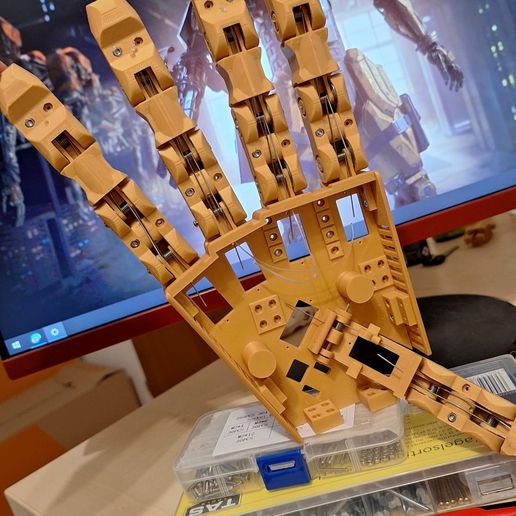 Main_Picture.jpeg Mano robótica motorizada imprimible en 3D - Kit DIY con servos MG90