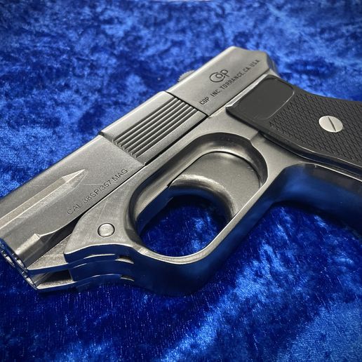 3D-Files-COP-357.jpeg COP 357 Leon's Pistol Blade Runner