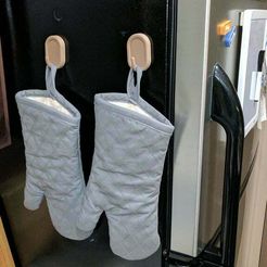 IMG_20170715_194840.jpg Free STL file Oven Mitt Hook・3D print object to download