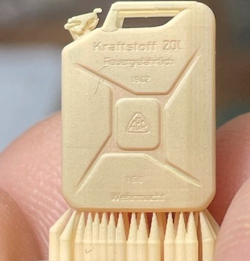 IMG_1422.jpeg 1/35 Wehrmacht jerry can set
