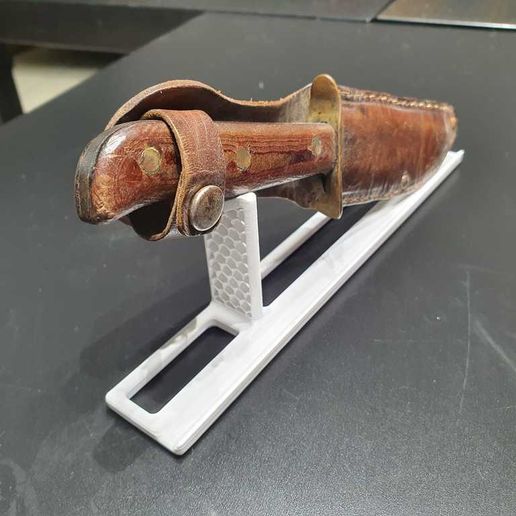 660eb630-abbb-4d94-9ad2-b5457d7c245a.jpeg Decorative Knife Display Stand