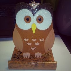 Owl1.jpg Fichier STL Support de téléphone hibou・Modèle à imprimer en 3D à télécharger