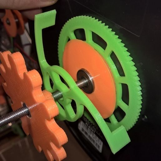 Filament spool backlash remover