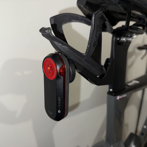 Canyon　GP0376-01　SpeedmaxTriBottleHolder Can anyone tell me the difference between these? : r/CanyonBikes