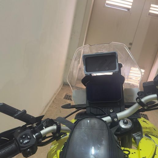 WhatsApp-Image-2026-08-19-at-11.02.27-4.jpeg Aprilia 660 phone holder