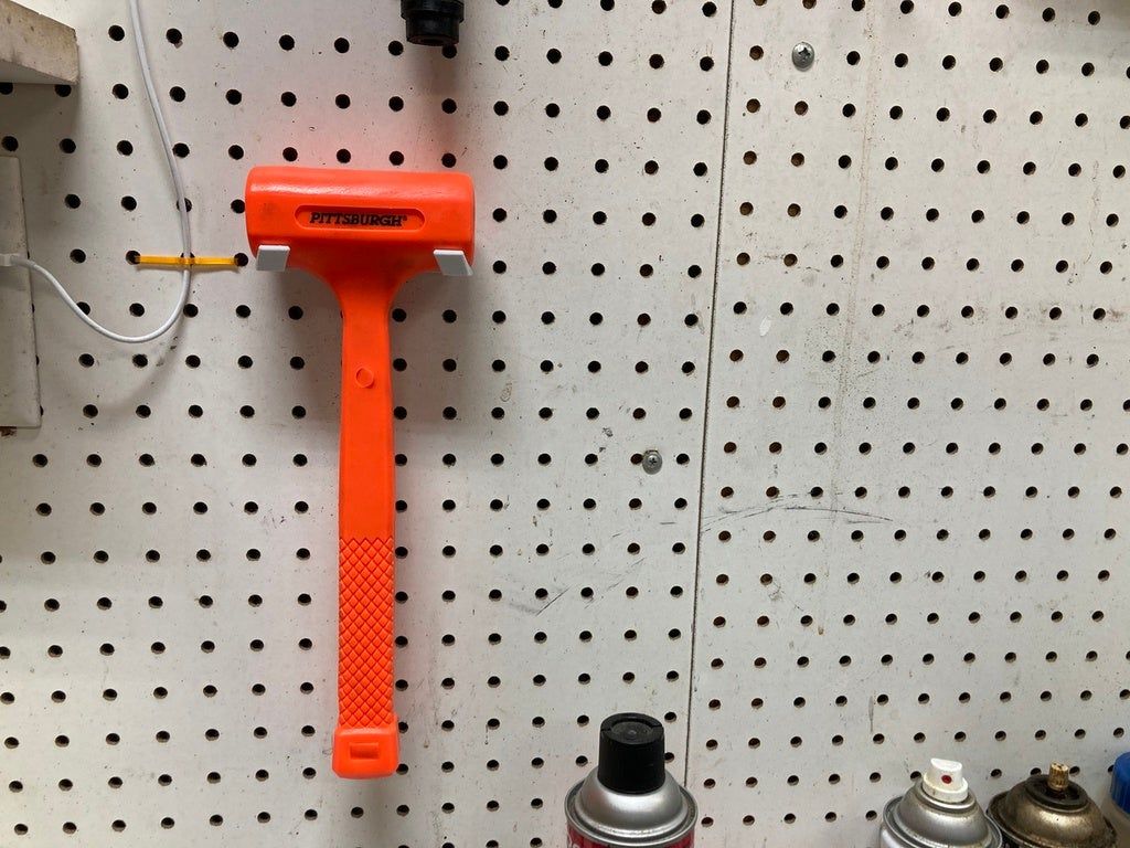Free STL file Pegboard holder for Harbor Freight Pittsburgh 1lb dead