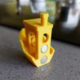 f5474513-4c33-4a3d-afc7-b5a1cb9a992a.jpg Benchy - Imán de nevera