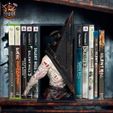 02.jpg Silent Hill - Pyramid Head (Book Nook)