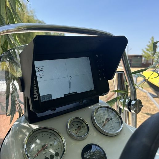 viber_image_2025-09-11_18-08-52-346.jpg Lowrance Eagle 7" sun visor