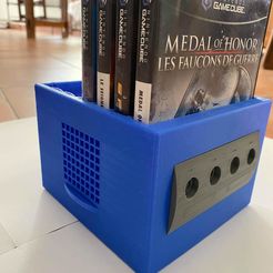 received_1555516167905620.jpg STL file GAMECUBE NINTENDO game case holder・3D printing template to download