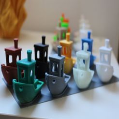 IMG_8936.JPG Fichier 3D gratuit Benchy Tray (8 Benchy boat pour l'exposition)・Design pour imprimante 3D à télécharger
