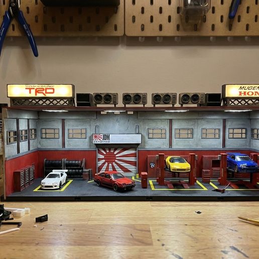 🚪 Ultimate Modular JDM Garage Diorama (1/64) - Porta funcional e