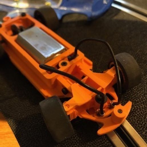 IMG_3397.jpg Fichier STL Chassis Slot Racing avec direction・Design pour imprimante 3D à télécharger, support-Aromur