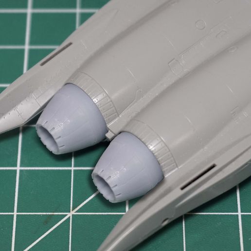 IW720033pic4.jpeg Tobera de escape cerrada F-15 F110 para kit GWH (1/72)