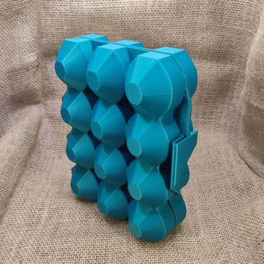 2025-09-04_13h54_55.jpg EGGBOX (x12) v2025 - Print in place - Stackable - Screwless