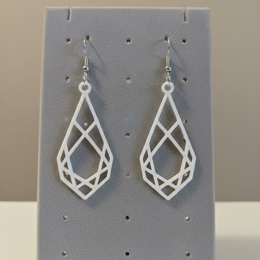 Geometric Crystal Earrings – Minimalist & Lightweight