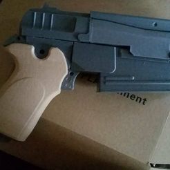 11947602_10152949122131688_558126065837555996_n.jpg Free 3D file separate wooden grip file・3D printer model to download