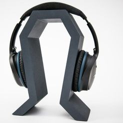 MG_1792-Edit-2.jpg Minimal Headphone Stand