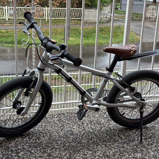 IMG_1739.jpg Early Rider Belter / Seeker front mudguard for kids bikes