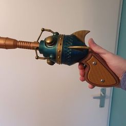 20200201_171500.jpg Free STL file Raygun・3D printable object to download