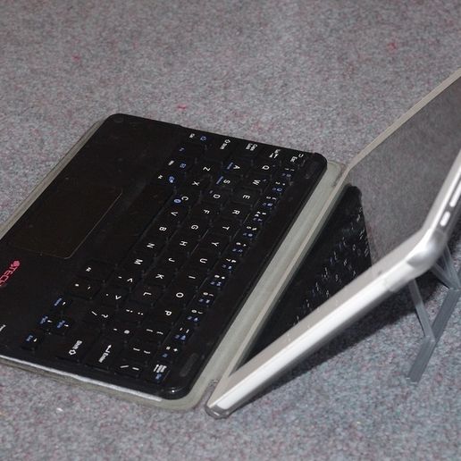 IMGP2129.JPG Tablet kickstand