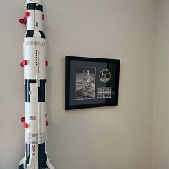 LEGO_SATV_MOUNT.jpg LEGO Saturn V Vertical Display