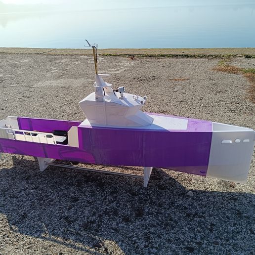 1000018798.jpg RC Crew Boat 3307 1m de eslora