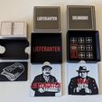 1000244468.jpg Encarte do jogo de tabuleiro Scarface 1920 (com todas as expansões)
