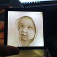 20210109_192705.jpg Lithophane photo stand with battery holder
