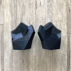 Low Poly Hands 03.jpg Файл STL Low Poly Hands・Шаблон для 3D-печати для загрузки