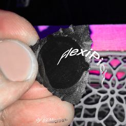 FlexiPick by eXiMienTa.jpg Archivo STL gratis FlexiPick TRIANGLE-DENT pua nido guitarra electrica flexible 3D Fibra de Carbono y TPU・Plan de la impresora 3D para descargar