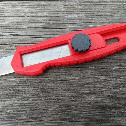 2d44ac644bdf1cfc6833098bc10480e5_display_large.jpg Box Cutter Version 2 (Stanley Cutter)