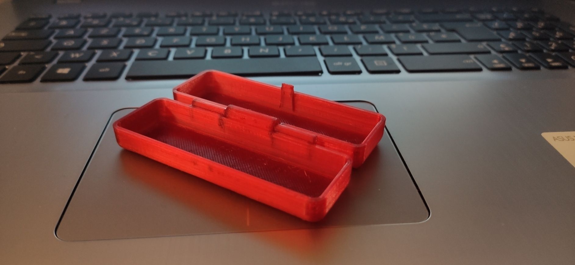 Little box open.jpg Бесплатный STL файл Little box with hinge (Fully asembled)・Объект для скачивания и 3D печати, Breizh_Design